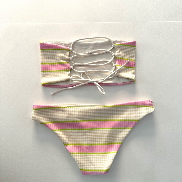 L*Space Reversible Bikini Set - Top Size L Adjustable - Bottom Size S. - Picture 7 of 12